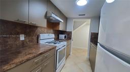 Picture of 1305 W 53Rd St # 415, Hialeah, FL 33012