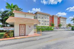 Picture of 5300 Washington St # R307, Hollywood, FL 33021