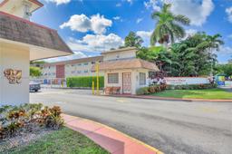 Picture of 5300 Washington St # R307, Hollywood, FL 33021