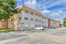 Picture of 5300 Washington St # R307, Hollywood, FL 33021