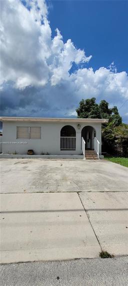 Picture of 521 E 41St St, Hialeah, FL 33013