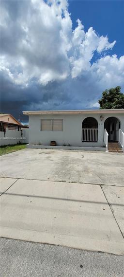 Picture of 521 E 41St St, Hialeah, FL 33013