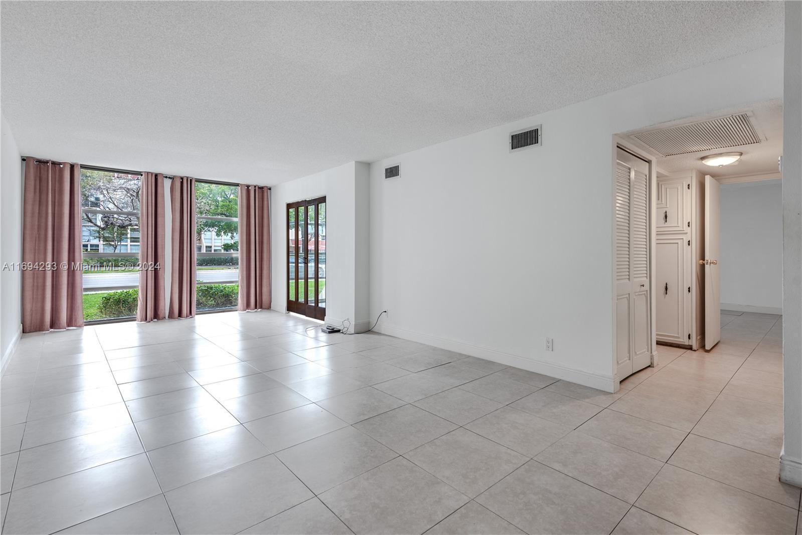 Picture of 2000 Atlantic Shores Blvd # 107, Hallandale Beach, FL 33009