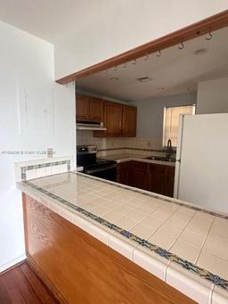 Picture of 870 NW 87Th Ave # 302, Miami, FL 33172