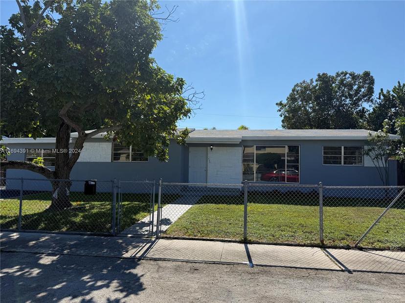 Picture of 954 W 72Nd Pl, Hialeah FL 33014