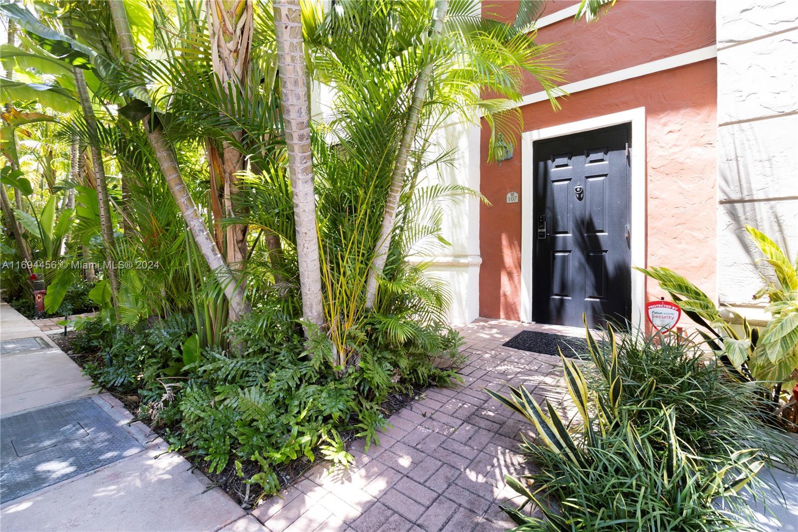 Picture of 888 Douglas Rd # 107, Coral Gables, FL 33134