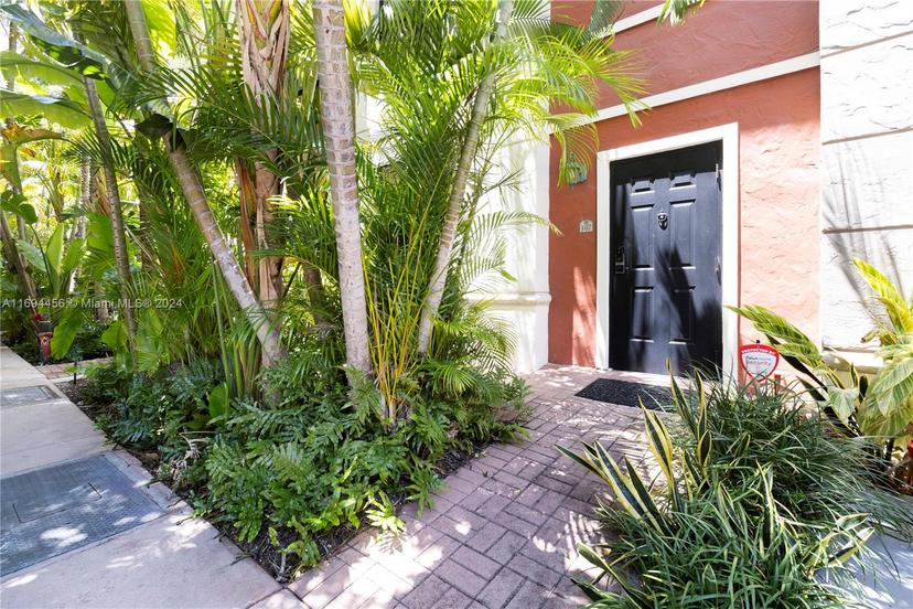 Picture of 888 Douglas Rd # 107, Coral Gables FL 33134