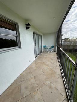 Picture of 950 Hillcrest Dr # 302, Hollywood, FL 33021