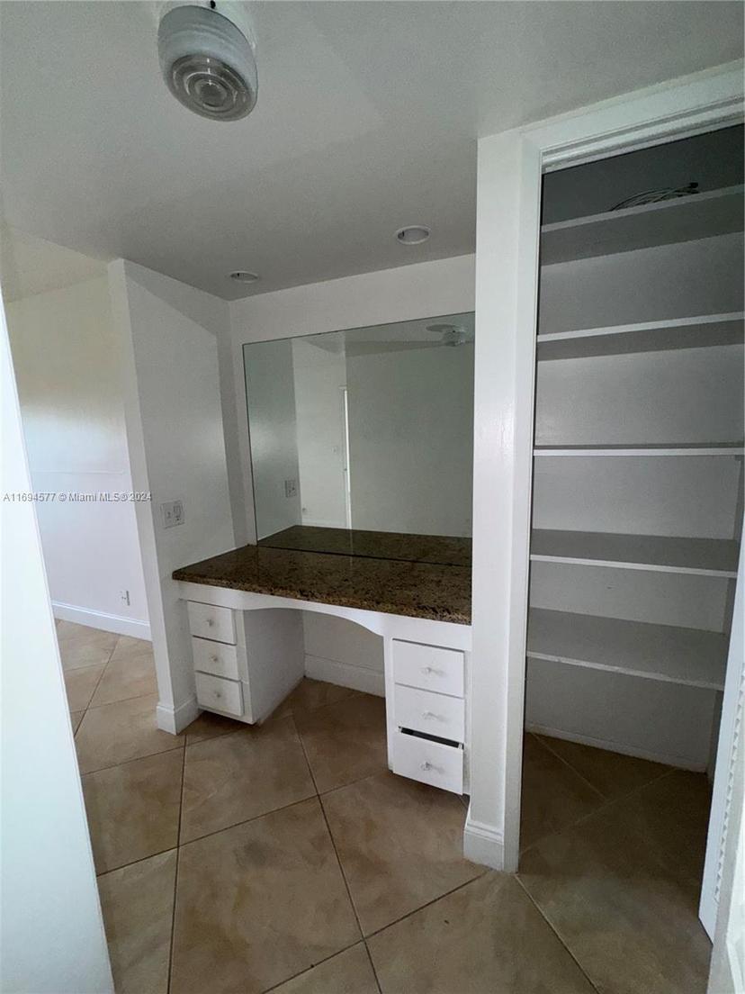 Picture of 950 Hillcrest Dr # 302, Hollywood FL 33021