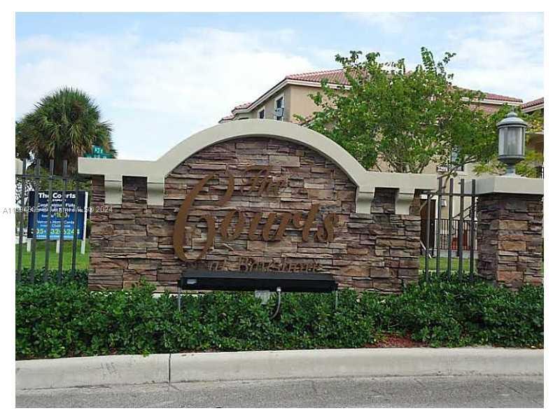 Picture of 22311 SW 88 Pl # 4, Cutler Bay FL 33190