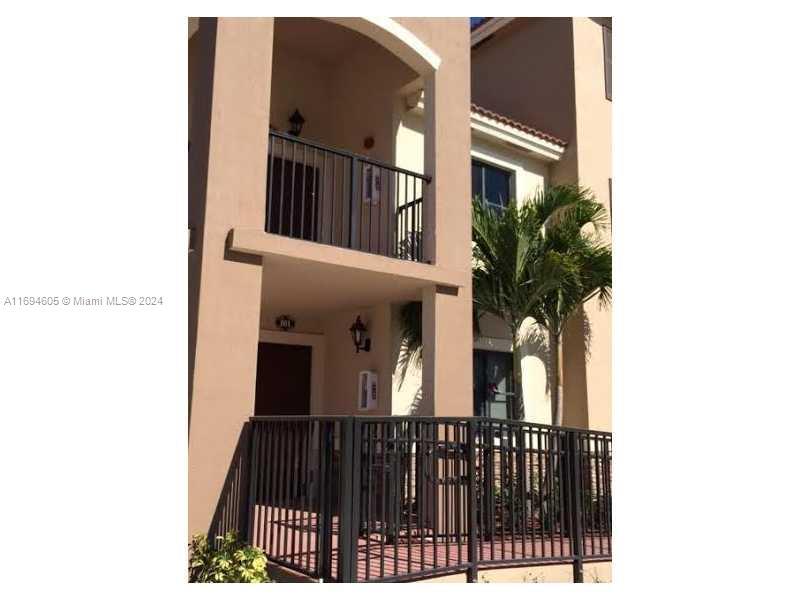 Picture of 22311 SW 88 Pl # 4, Cutler Bay FL 33190