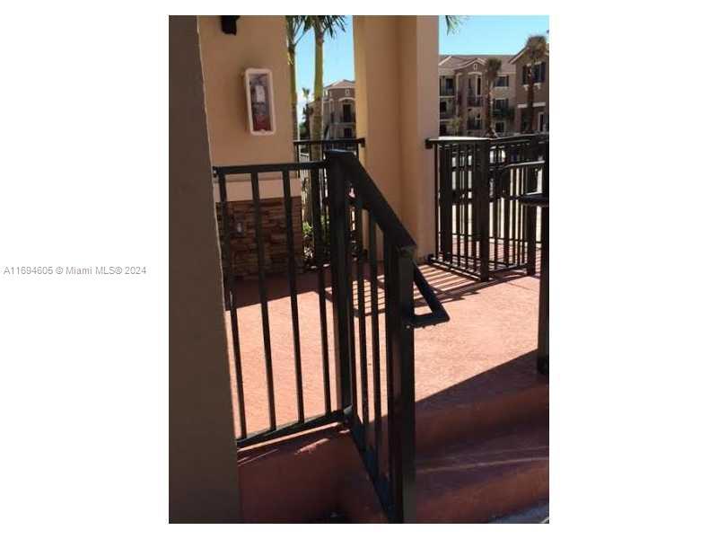 Picture of 22311 SW 88 Pl # 4, Cutler Bay FL 33190