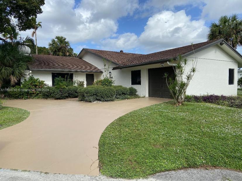 Picture of 6205 Jacaranda Cir, Tamarac FL 33319