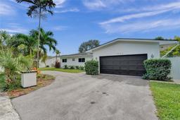 Picture of 1840 NE 199Th St, Miami, FL 33179