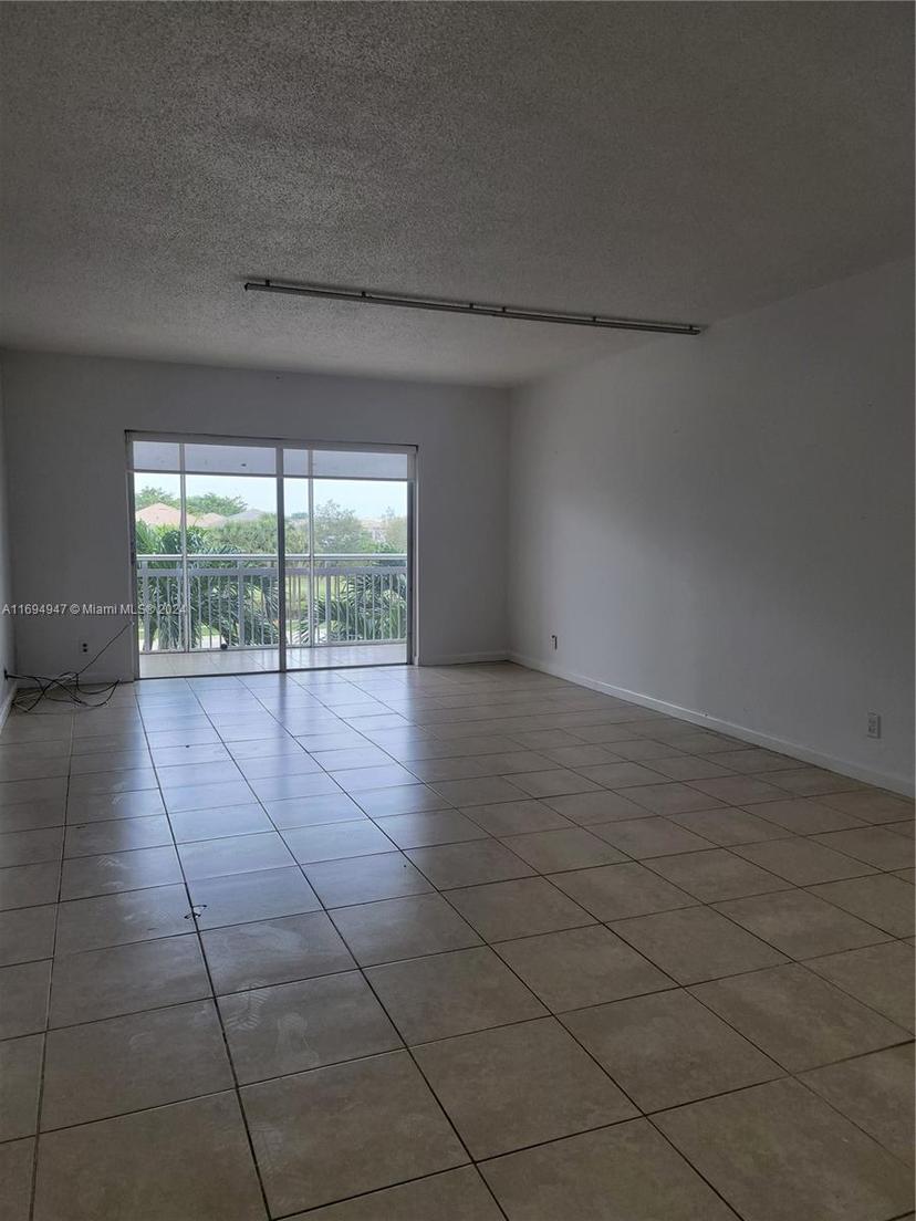 Picture of 4400 Hillcrest Dr # A, Hollywood FL 33021