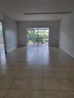 Picture of 4400 Hillcrest Dr # A, Hollywood, FL 33021