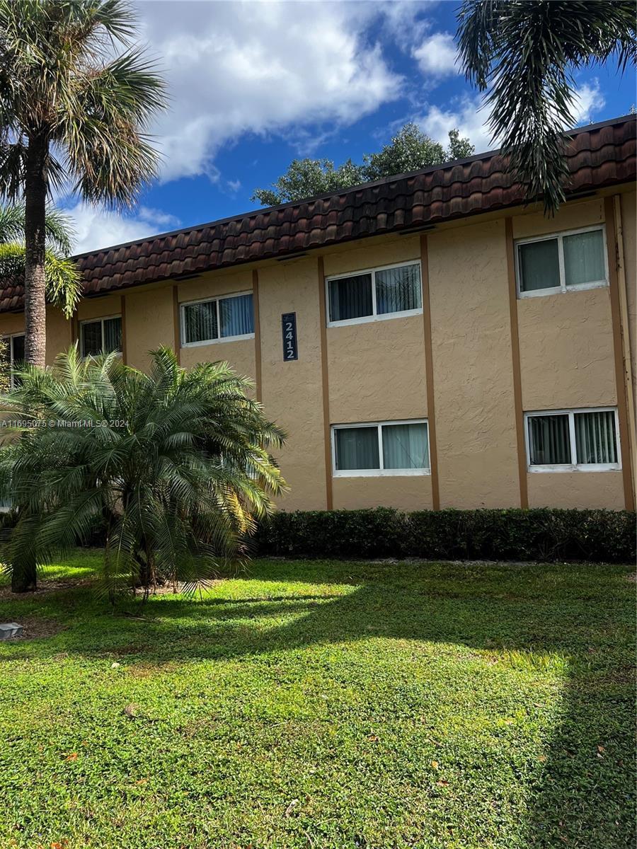 Picture of 2412 NW 39Th Way # 101, Lauderdale Lakes, FL 33311