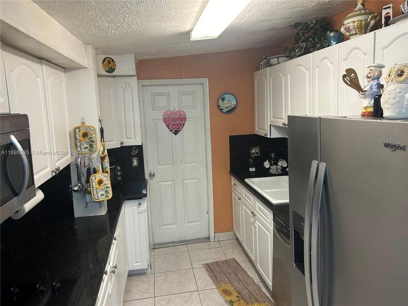 Picture of 290 SE 9 Ave, Hialeah FL 33010