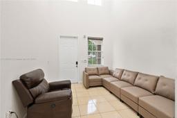 Picture of 1010 NW 102Nd Ct # 1010, Miami, FL 33172