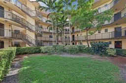 Picture of 6655 W Broward Blvd # 401, Plantation, FL 33317