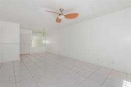 Picture of 3101 Oakland Shores Dr # H105, Oakland Park, FL 33309