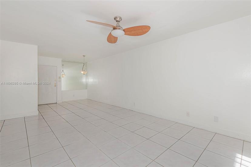 Picture of 3101 Oakland Shores Dr # H105, Oakland Park FL 33309