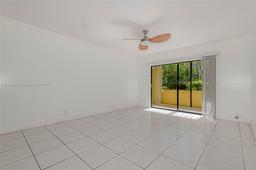 Picture of 3101 Oakland Shores Dr # H105, Oakland Park, FL 33309