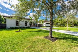 Picture of 17214 SW 92Nd Ave, Palmetto Bay, FL 33157