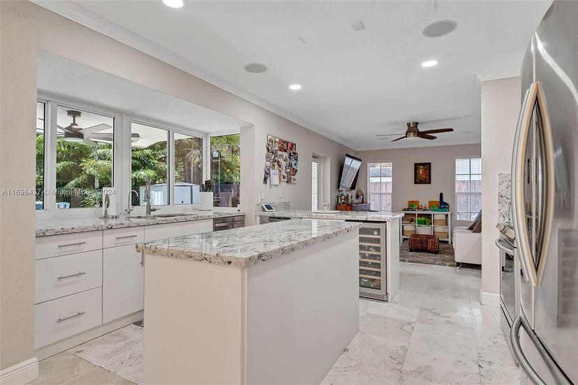 Picture of 6420 Dolphin Dr, Coral Gables FL 33158