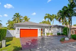 Picture of 8939 NW 165Th Ter, Miami Lakes, FL 33018