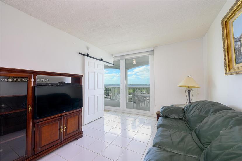 Picture of 5401 Collins Ave # 1424, Miami Beach FL 33140