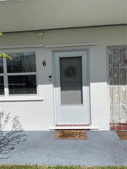 Picture of 121 NE 204Th St # 6, Miami Gardens, FL 33179