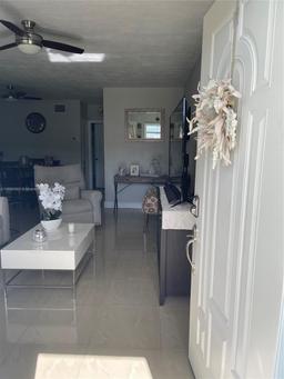 Picture of 121 NE 204Th St # 6, Miami Gardens, FL 33179