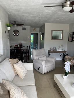 Picture of 121 NE 204Th St # 6, Miami Gardens, FL 33179