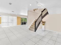 Picture of 250 NE 212Th St, Miami, FL 33179