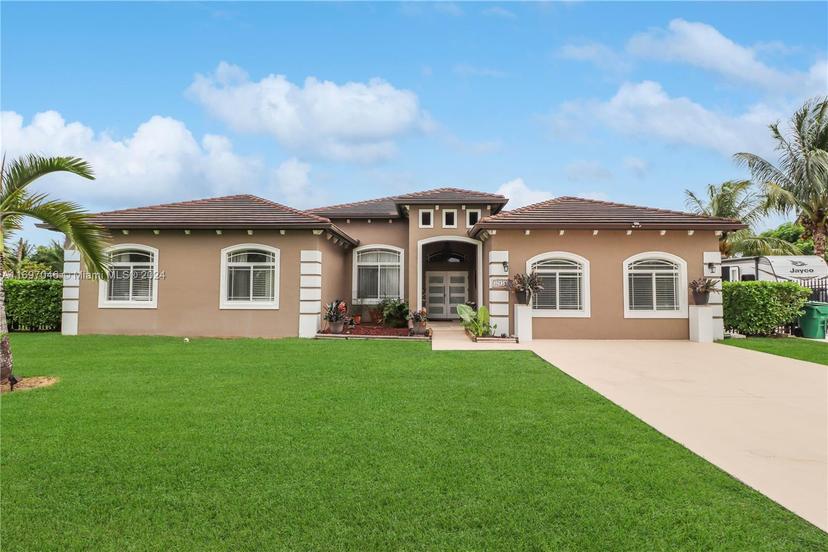 Picture of 32151 SW 204 Ct, Homestead FL 33030