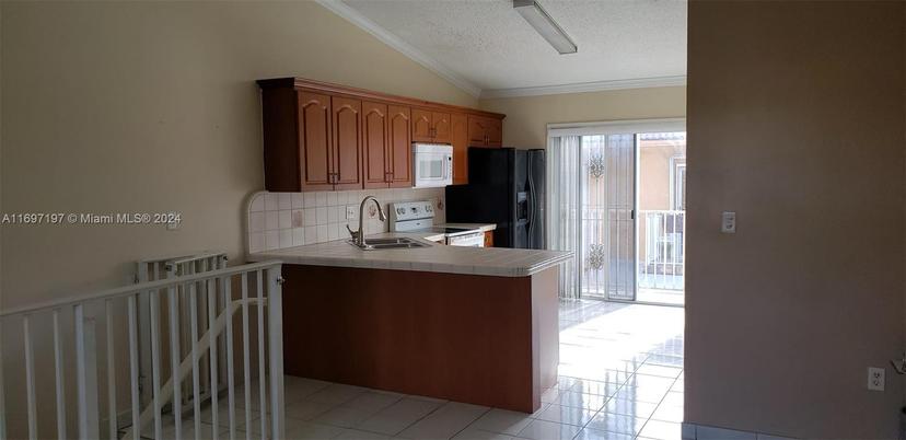 Picture of 3375 W 76Th St # 231, Hialeah FL 33018