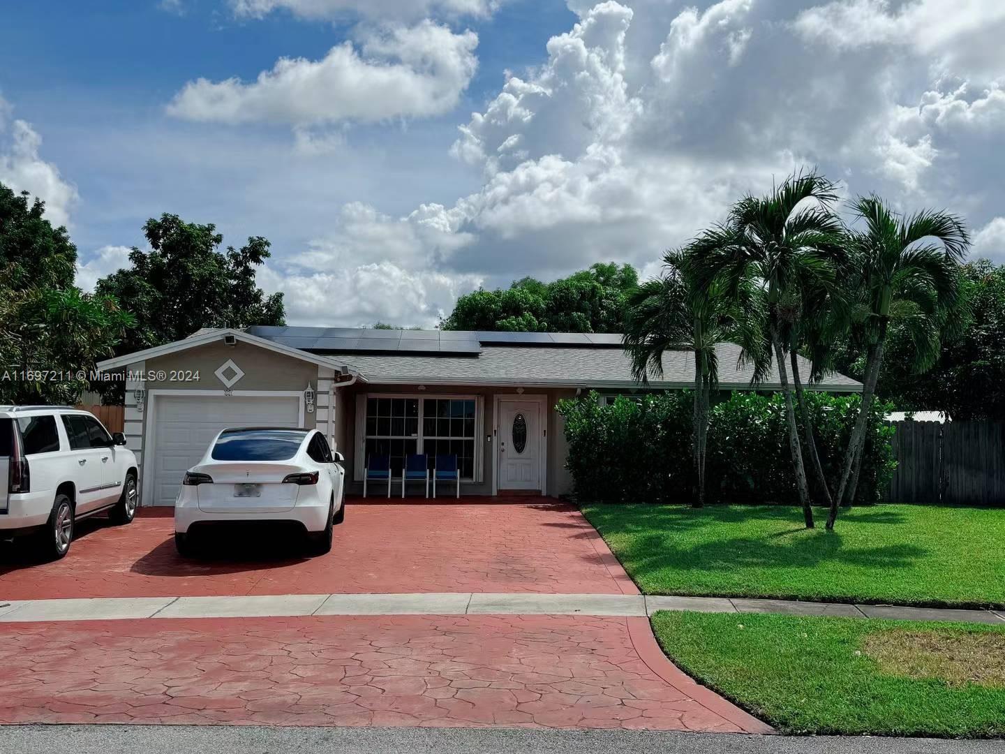 Picture of 301 NW 83Rd Way, Pembroke Pines, FL 33024