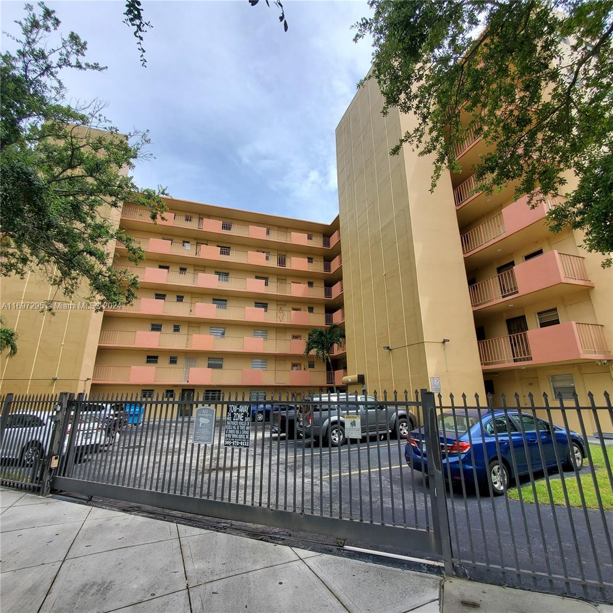 Picture of 16400 NE 17Th Ave # 306, North Miami Beach, FL 33162