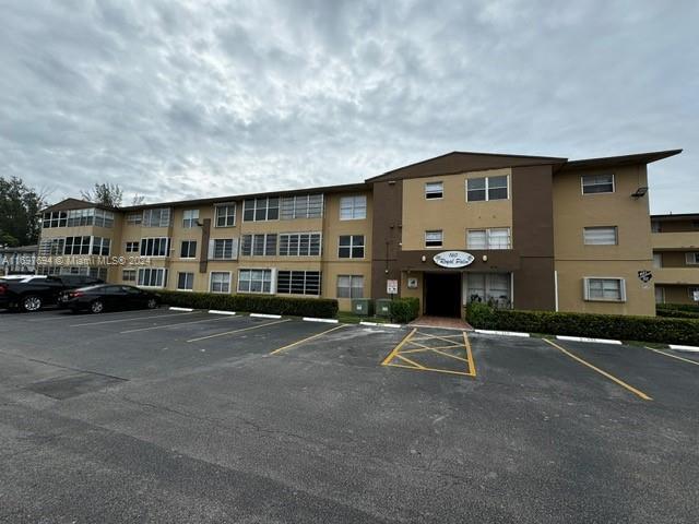 Picture of 160 Royal Palm Rd # 214, Hialeah Gardens, FL 33016