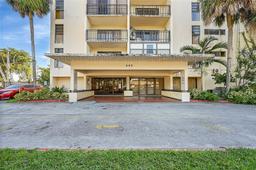 Picture of 650 NE 149Th St # 406A, Miami, FL 33161