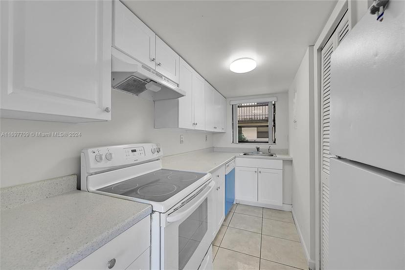 Picture of 650 NE 149Th St # 406A, Miami FL 33161