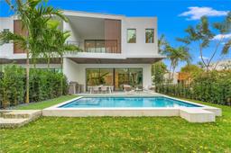 Picture of 4951 University Dr, Coral Gables, FL 33146