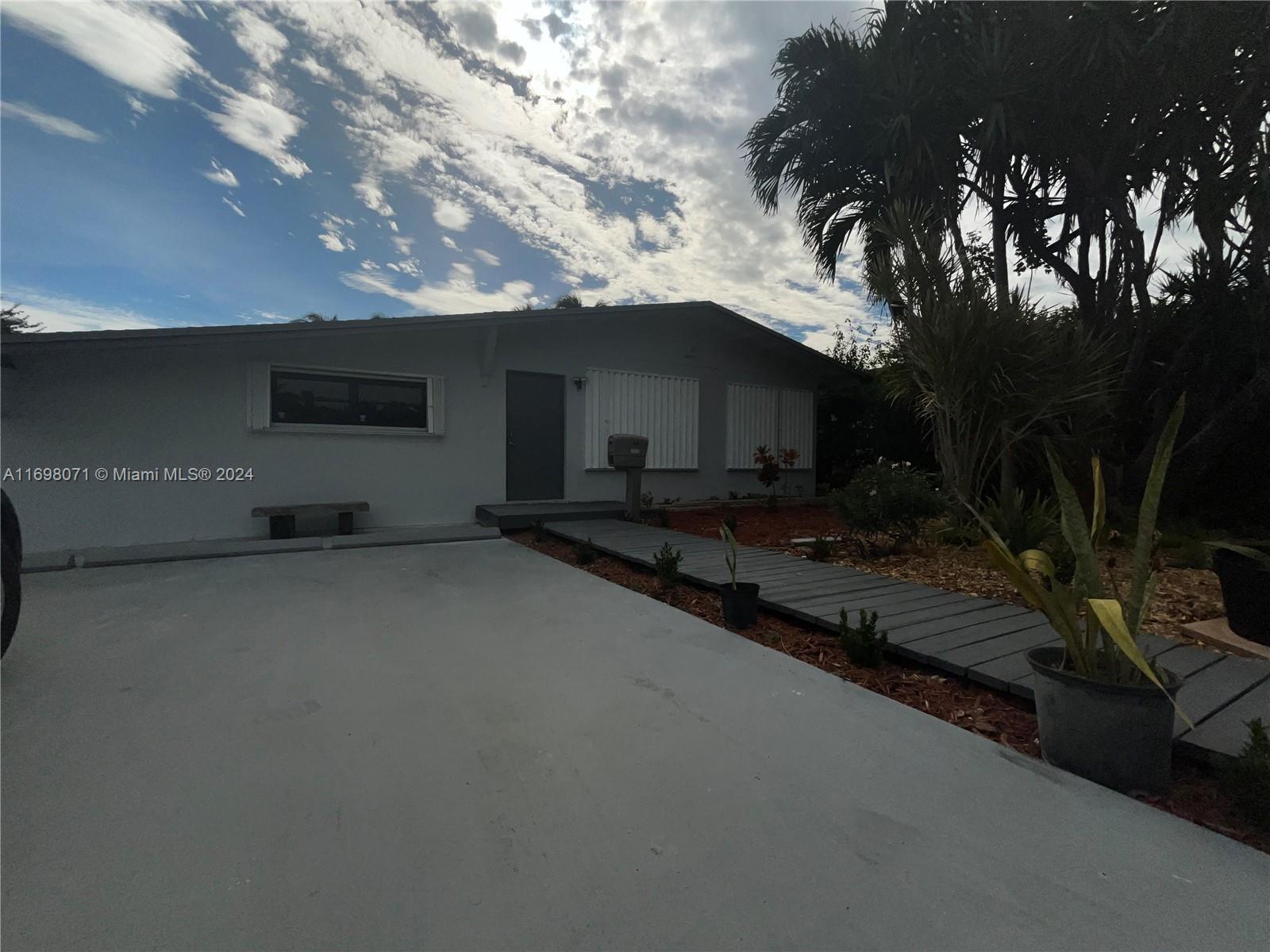 Picture of 1230 NE 155Th St, North Miami Beach, FL 33162