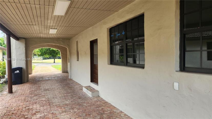 Picture of 85 Deer Run, Miami Springs FL 33166