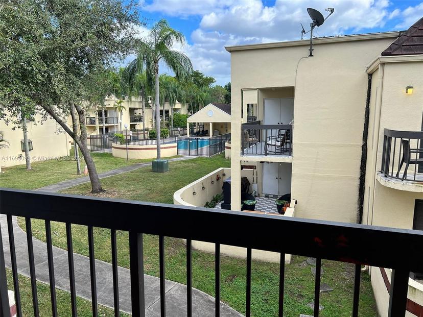 Picture of 12922 SW 88Th Ter # 206, Miami FL 33186