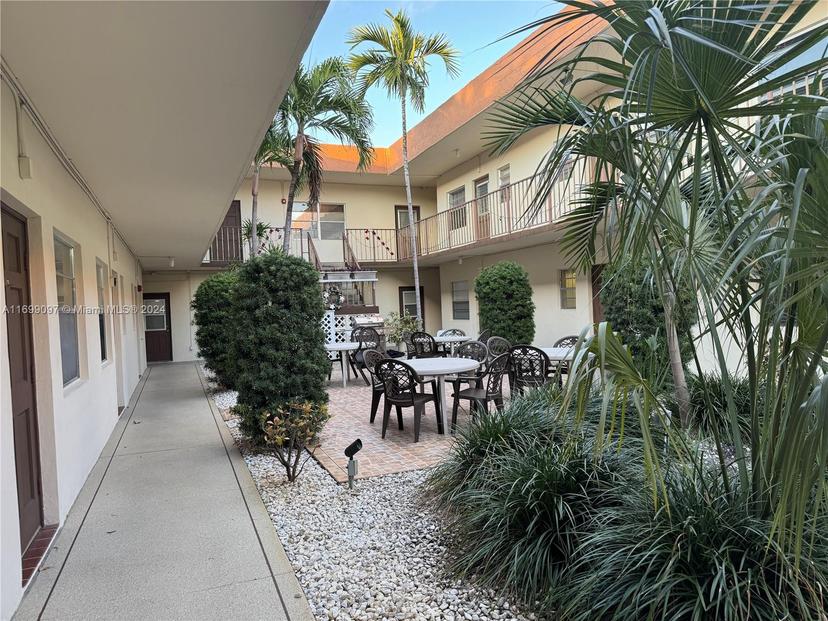 Picture of 415 NE 2Nd St # 122, Hallandale Beach FL 33009