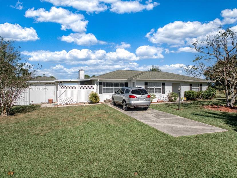 Picture of 464 Thiseldo, Sebring, FL 33875