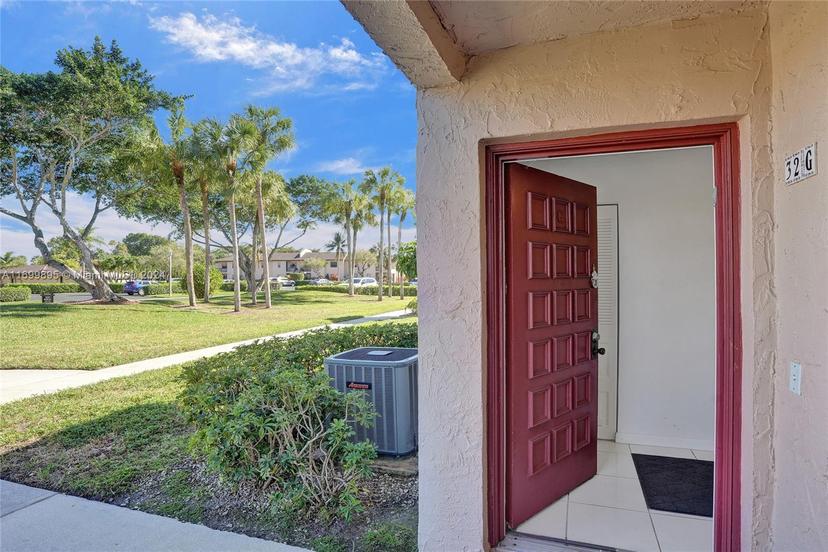 Picture of 9280 Vista Del Lago # G, Boca Raton FL 33428