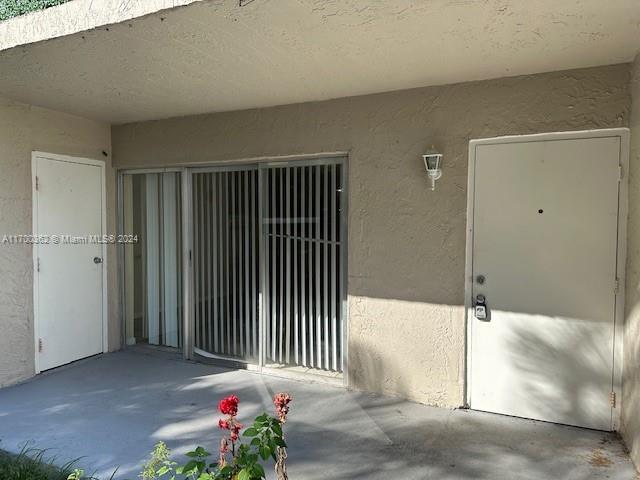 Picture of 15665 SW 82Nd Cir Ln # 15, Miami, FL 33193